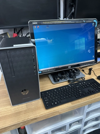HP Pavilion 590 - Desktop Computer Bundle
