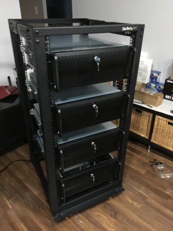 25U Server Rack Cabinet with 4U Rackmount Servers & Rails